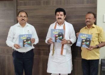 पालकमंत्री संजय राठोड यांच्या हस्ते दृष्टीक्षेप -२०३० पुस्तिकेचे प्रकाशन