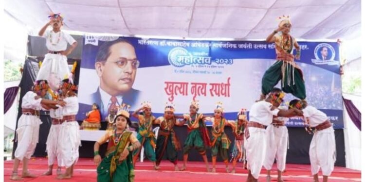 बीड येथे जयभिम महोत्सवात थिरकली नृत्य पावले ! राज्यभरातून स्पर्धकांनी नोंदवला सहभाग