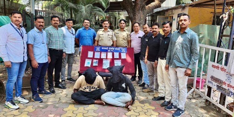 ट्रॅव्हल्समध्ये नजर ठेवून महीला प्रवाशाचे सोन्याचे दागिने चारी करणारे दोन आंतरराज्यीय सराईतांच्या वानवडी पोलीसांनी आवळल्या मुसक्या