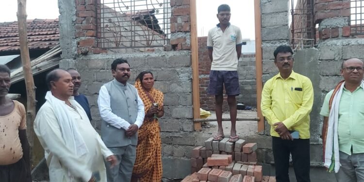 खासदार अशोकजी नेते यांनी धन्यवाद ! मोदीजी अंतर्गत थेट अहेरी तालुक्यातील  लाभार्थ्यांशी साधला संवाद.