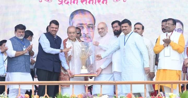 डॉ. आप्पासाहेब धर्माधिकारी यांचा महाराष्ट्र भूषण पुरस्कार 2022 ने सन्मानीत.