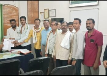 हिंगणघाट शहरातील प्रभागातील गंभीर समस्या सोडविण्यासाठी नगर पालिकेच्या मुख्याधिकारी यांना निवेदन.