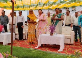 एटापल्ली तालुक्यातील गेदा येथे महाराजस्व अभियान संपन्न, शासकीय योजनांचा पुरेपूर लाभ घ्या: माजी जि. प अध्यक्ष भाग्यश्रीताई आत्राम