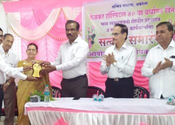 रुग्णसेवक व सामाजिक कार्यकर्ता उमेश इंगळे यांचा जाहीर सत्कार