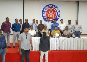 राजकीय व व्यवसायिक क्षेत्रातील व्यक्तींना खंडणी मागणारा आरोपी जेरबंद व्हॉटसअॅप मॅरेज ग्रुपचा गैरवापर करुन तरुणीच्या कुटुंबातील व्यक्तींची व तिची बदनामी व्हावी व त्रास व्हावा या उद्देशाने त्यांच्या नावाचा वापर केल्याचे निष्पन्न