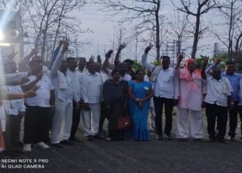 वर्धा, सेलू व देवळी कृषी बाजार समितीवर महाविकास आघाडीचा झेंडा फडकला, भाजपला साफ नाकारलं.