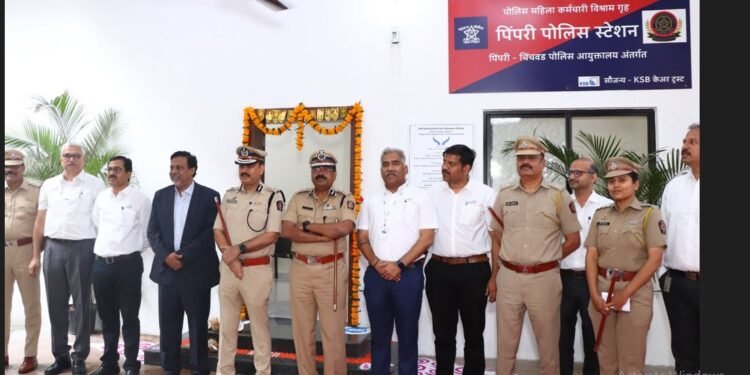 पिंपरी पोलीस स्टेशन येथे सुसज्ज महिला कक्ष व हिरकणी कक्षाचे पोलीस आयुक्त विनय कुमार चौबे यांच्या हस्ते उद्घाटन.