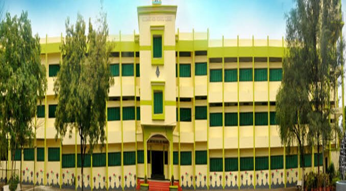 सेन्ट जॉन स्कूल हिंगणघाट येथील फी न भरल्यामुळे पाल्याचा पुढील वर्गात प्रवेश नाकारला. विद्यार्थ्याचे भवितव्य होणार बर्बाद?