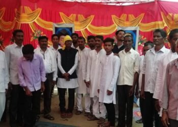 राजाराम येते न्यू स्टार बौध्द मंडळाच्या वतीने बुद्ध पौर्णिमा मोठया उत्साहात साजरा, मा जि.प.अध्यक्ष अजय कंकडालवार यांच्या कडून टी-शर्ट भेट