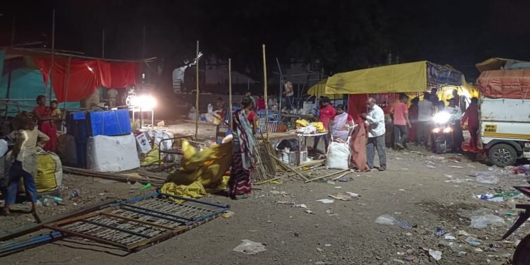 अहमदनगर: जेऊरमध्ये बायजामाता यात्रोत्सवात दंगल; तुफान दगडफेकीत, नाचल्या तलवारी.