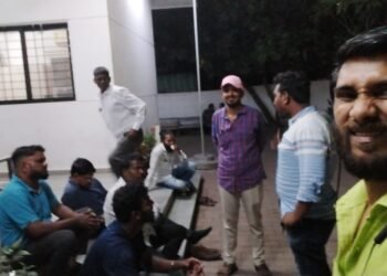 पुणे: वंचित बहुजन रिक्षा युनियन कार्यकर्ते अक्षय चंदनशिवे यांना खराडी येथे पठारे यांनी केली बेदम मारहाण करत जातीवाचक शिवीगाळ