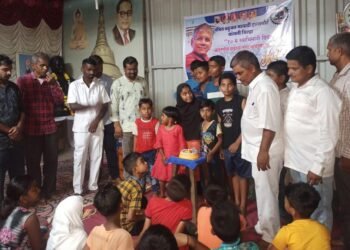 वंचित बहुजन माथाडी ट्रान्सपोर्ट व जनरल कामगार युनियनच्या वतीने ॲड. प्रकाश आंबेडकर यांचा वाढदिवस स्वाभिमान दिन म्हणून साजरा.