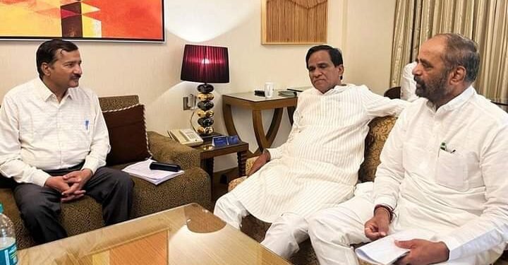 कोळसा खाण क्षेत्रातील गुन्हेगारी, वाढत्या चोऱ्या व गैरप्रकारावर निर्बंध घाला, केंद्रीय कोळसा राज्यमंत्री रावसाहेब दानवे यांचेशी अहीर यांची चर्चा.