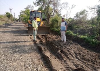 वर्धा जिल्हातील चाणकी ते खड्का चारमंडळ प्रधानमंत्री ग्राम सडक योजनाने मोठा भष्ट्राचार, पाणी मुरल म्हणून अधिकारी मुंग गिळून गप्प.