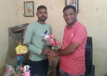 अजयभाऊ कंकडालवार यांची अहेरी कृषी उत्पन्न बाजार समितीचे सभापतीपदी निवड झाल्याबदल दीपक जनगम दिला शुभेच्छा.