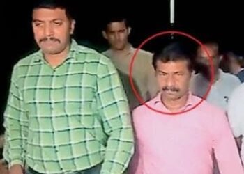 नाव खरे पण काम लाचखोरी, संचालका विरोधातील सुनावणी मध्ये मदत करण्यासाठी 30 लाखाची लाच घेताना जिल्हा उपनिबंधक अटक.