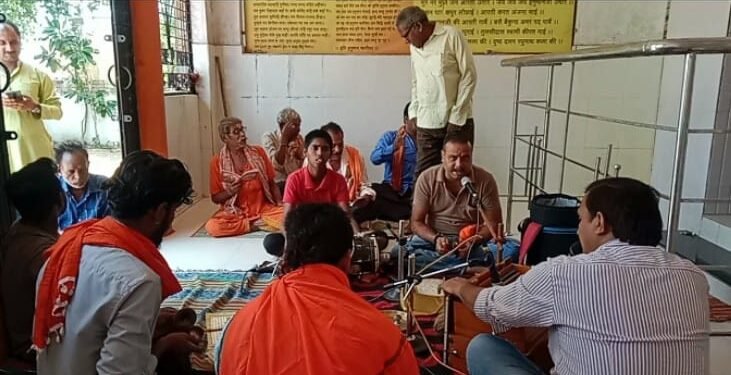 बल्लारपुर रविंद्रनगर वार्ड मे श्रीसंकट मोचन हनुमान मंदिर में सुंदरकांड पाठ संपन्न.