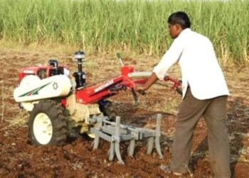 वर्धा जिल्हात कृषि यांत्रिकीकरण योजना: शेतकऱ्यांना आधुनिकतेची जोड, शेतकऱ्यांचा खर्च कमी करण्यासाठी योजना.