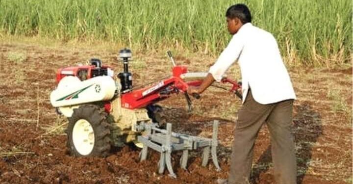 वर्धा जिल्हात कृषि यांत्रिकीकरण योजना: शेतकऱ्यांना आधुनिकतेची जोड, शेतकऱ्यांचा खर्च कमी करण्यासाठी योजना.