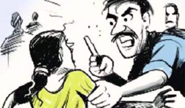 पुणे: बसमध्ये झाली ओळख, मग धमक्या आणि लॉजवर नेऊन अनेक वेळा केला लैंगिक अत्याचार.