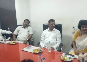 पाचोरा पीपल बँकेच्या कर्मचारी भरती प्रकरणी पाचोरा बँकेचे अध्यक्ष व संचालक यांनी पत्रकार परिषद घेऊन मागणी पूर्ण करण्याचे दिले आश्वासन.