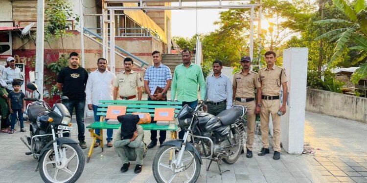 चिखली पोलीस ठाण्याची उल्लेखनीय कामगिरी सराईत चोरास ठोकल्या बेडया दोन मोटर सायकल चोरीचे व दोन लॅपटॉप चोरीचे असे एकुन ४ गुन्हे उघड