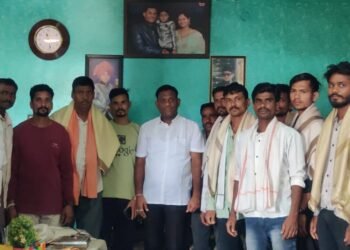 अहेरी येथील राष्ट्रवादी काँग्रेसचे युवा कार्यकर्ते आविसं व अजयभाऊ मित्र परिवार मध्ये जाहीर प्रवेश.