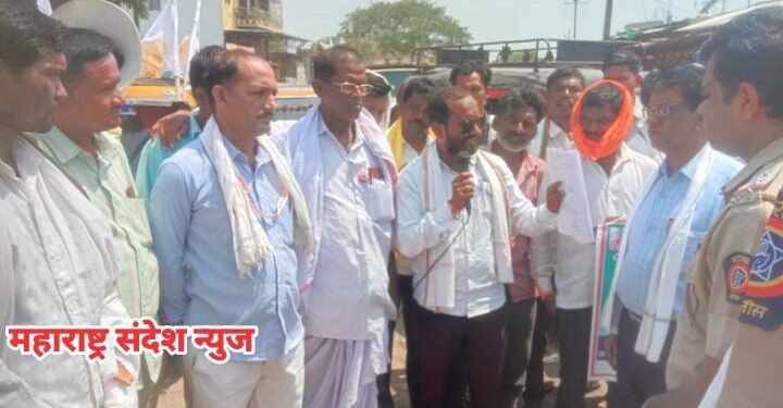 जिवती येथे ग्रामीण रुग्णालयासाठी जण आक्रोश रास्ता रोको आंदोलन करण्यात आले.