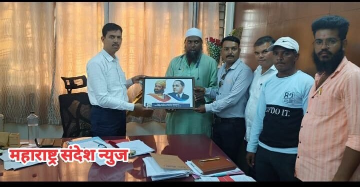 सांगली जिल्ह्याला कायमस्वरूपी सहाय्यक कामगार आयुक्त नियुक्त केल्याबद्दल कामगारमंत्री  सुरेश खाडे यांचे सेवक कामगार संघटनेने  आभार मानले.