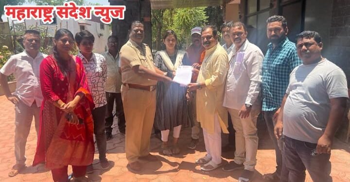 पुणे शहरतील वाहतूक कोंडी कधी थांबणार..? शहरातील जनता त्रस्त, शिवसेना आक्रमक.