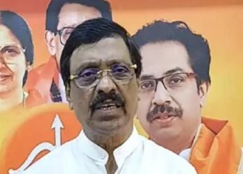 शिंदे गटाचे 22 आमदार बाहेर पडण्याच्या स्थितीत, शंभूराज देसाईंनी उद्धव ठाकरेंना निरोपही पाठवला; नव्या दाव्याने खळबळ