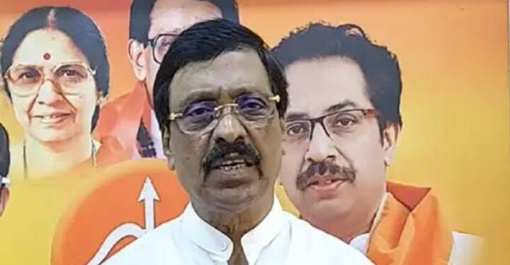 शिंदे गटाचे 22 आमदार बाहेर पडण्याच्या स्थितीत, शंभूराज देसाईंनी उद्धव ठाकरेंना निरोपही पाठवला; नव्या दाव्याने खळबळ