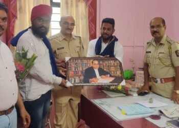 भीम आर्मी भारत एकता मिशन तर्फे पुलगाव येथील उपविभागीय पोलीस अधिकारी गोकुळसिंग पाटील यांच्या सत्कार