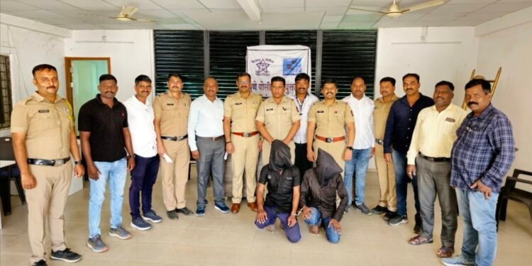 लोणीकंद पोलीसांनी खुनाचे गुन्हयातील अज्ञात आरोपींना कौशल्यपुर्ण तपास करुन २४ तासात ठोकल्या बेडया.