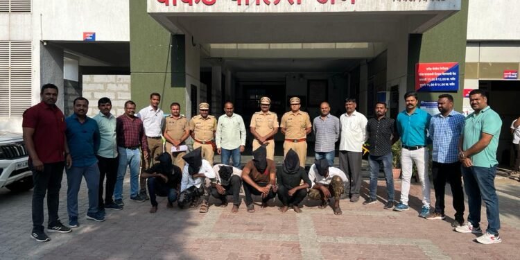 जिवघेणा हल्ला करुन परागंदा झालेल्या अनोळखी आरोपींचा छडा लावून अटक अटक आरोपी तामिळनाडू राज्यातील सराईत गुन्हेगार वाकड पोलीस स्टेशन तपास पथकाची कामगिरी.