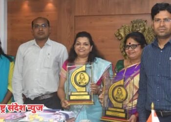 वर्धा जिल्हाधिकारी यांच्या हस्ते अहिल्यादेवी होळकर पुरस्काराचे वितरण.
