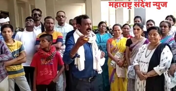 हिंगणघाट शहरातील नन्नाशाह वार्ड मध्ये बौध्द विहारासाठी जागा देण्यासाठी बौद्ध महिला मंडळाच्या वतीने हिंगणघाट नगर पालिकेला निवेदन.