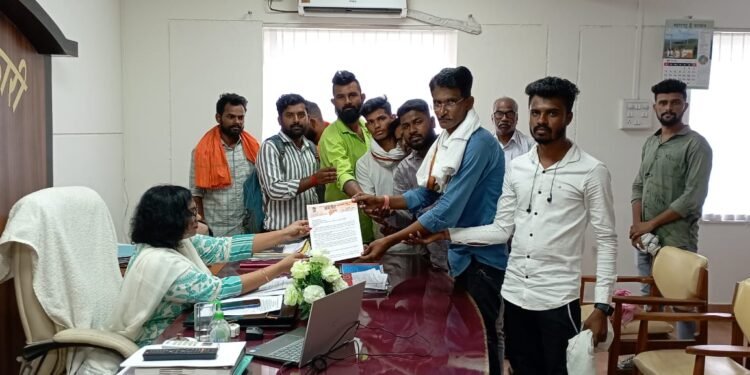 हिंगणघाटला जिल्ह्याचा व अल्लीपुर, मांडगाव, सिंदी रेल्वे या मोठया गांवाना तालुक्याचा दर्जा देण्यात यावा प्रहारचे गजू कुबडे यांची निवेदनातून मागणी.