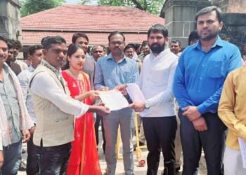 बोगस आदिवासी विरूद्ध सर्व आदिवासी  संघटनेच्या चोपडा तहसील कार्यालयावर भव्य मोर्चा.