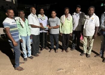 पेठा येथे माता मंदिर बांधकामासाठी माजी आमदार दिपकदादा आत्राम यांच्या कडून आर्थिक मदत.