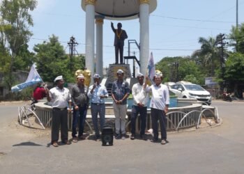 अध्यादेशा निषेधार्थ “आप” चे निषेध आंदोलन: नरेंद्र मोदीच्या विरोधात घोषणाबाजी.