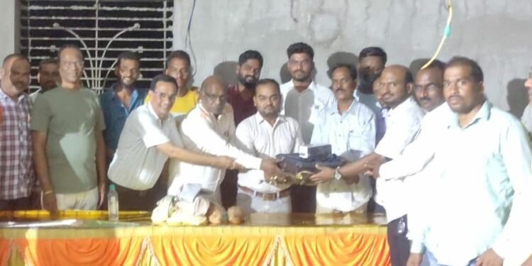 गोंडपिपरी तालुका कृषी अधिकारी म्हणून उत्तमरीत्या कारभार सांभाळलेले मंगेश पवार यांना जनतेने दिला निरोप.