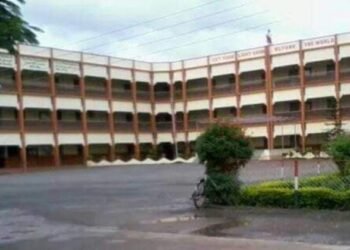 बीड मध्ये सेंट अँस शाळेची मुजोरी ! शाळेने चार वर्षाच्या मुलाला प्रवेश परीक्षेत कमी गुण मिळाल्याने प्रवेश नाकारल्याचा.