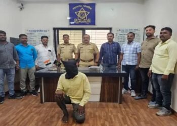 अहमदनगर जिल्हात अल्पवयीन मुलीला फुस लावून पळवून नेत स्कूलबस चालक केला अत्याचार.