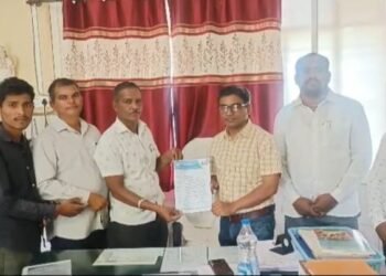 सेवक कामगार संघटनेकडून, गरोदर महिलांच्या उपचारासाठी उत्तम सुविधा मिळणेबाबत उपजिल्हा रूग्णालय कवठेमहांकाळ अधिक्षक यांना निवेदन.