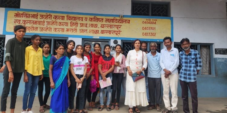 जवेरी कन्या विद्यालय बल्लारपूर दसवीं के बच्चों की टीसी दे अन्यथा आंदोलन करने का इशारा सरिता मालू ने स्कूल प्रबंधन को दिया है.