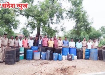 ईद व आषाढी सण बंदोबस्त दरम्यान डि.बी. पथकाची दारू विक्रेत्यांवर धडक कारवाई, लाखोचे साहित्य जप्त.