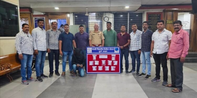 दिवसा घरफोडया करणा-या सराईत लक्याकडुन ४ लाख रुपयांचे सोन्याचे दागिने जप्त करुन ५ घरफोडीचे गुन्हे उघडकीस