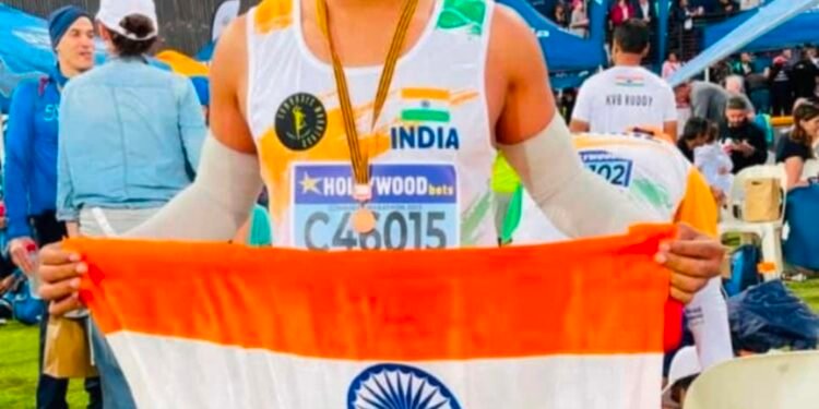 सहाय्यक पोलिस निरीक्षक राम गोमारे यांनी केली ९० किलोमीटरची कॉम्रेड मॅरेथॉन यशस्वीरीत्या केली पूर्ण…