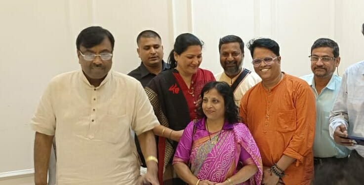 “संस्कृत अकादमी” स्थापना प्रस्तावाला सुधीर मुनगंटीवार यांच्या हिरवा कंदील, भरघोस निधी मंजूर करण्याचे दिले आदेश.